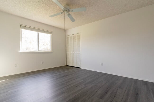 Building Photo - 756 Aquatic Dr