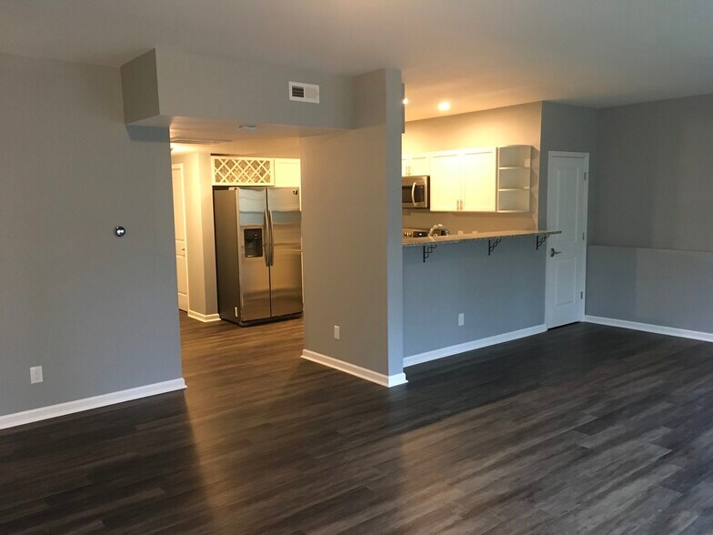 Building Photo - 2908 Historic Cir