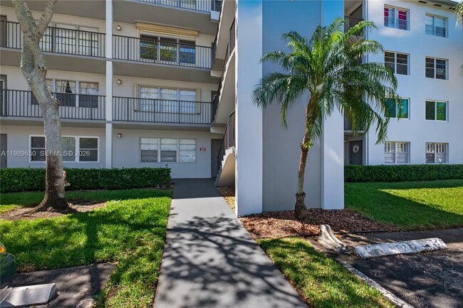 Building Photo - 400 SW 134th Way