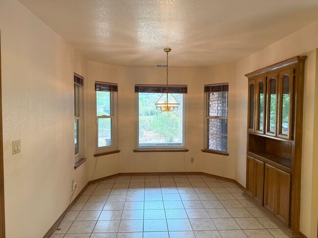 Building Photo - 5523 Freeman Cir