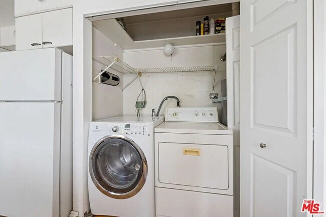 Laundry w Washer & Dryer - 7323 W 90th St