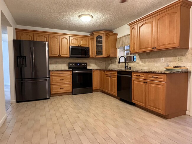 Building Photo - 22424 Thousand Pines Ln