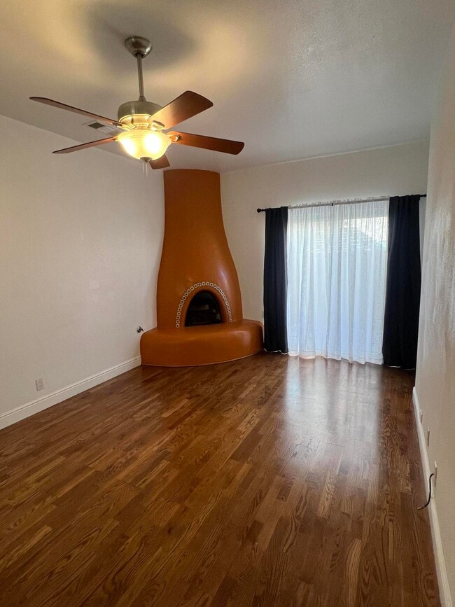 Building Photo - 423 Phoenix Ave NW