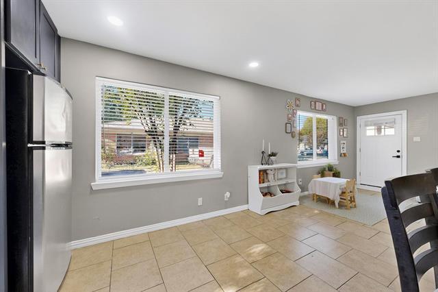 Building Photo - 10018 Olmos Dr