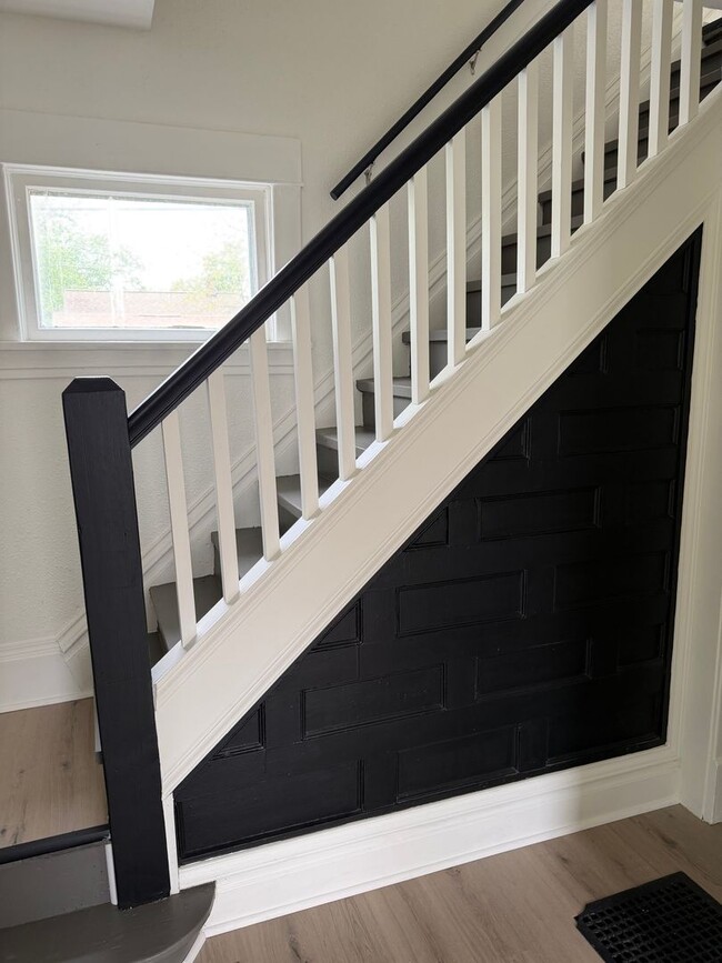 Building Photo - Fully remodeled 3 bedroom house