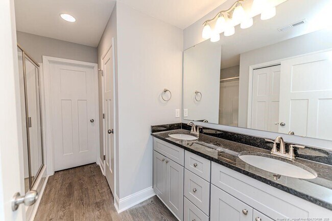 Building Photo - 533 Stadium Dr