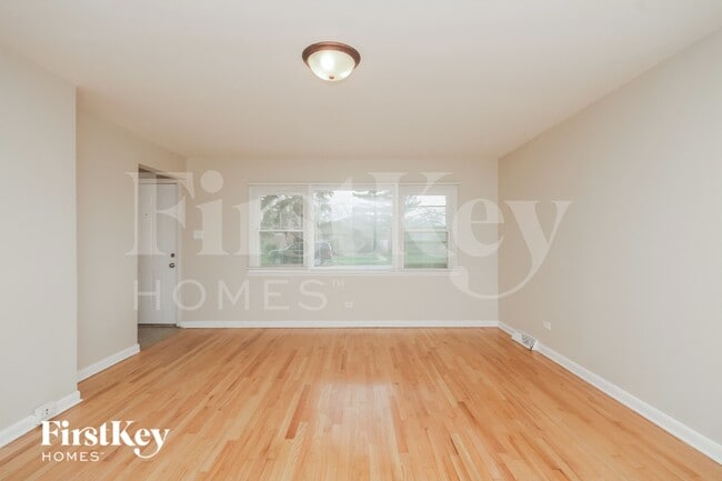 Building Photo - 14340 Kenwood Ave