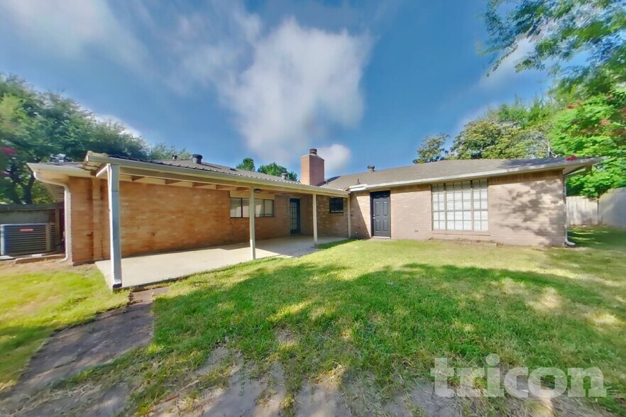 Building Photo - 7902 Battlepine Dr