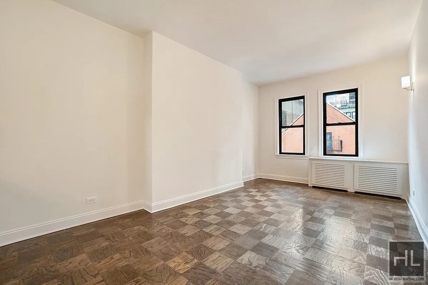 Primary Photo - PERFECT Chelsea Studio !!