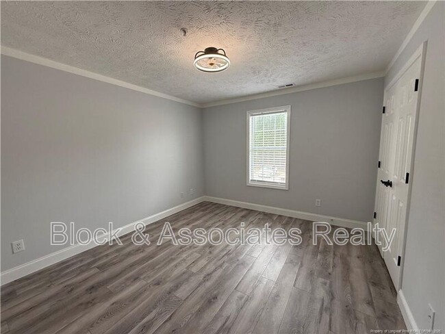 Building Photo - 392 Bubble Creek Ct
