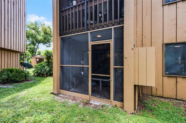 Building Photo - 260 Crown Oaks Way