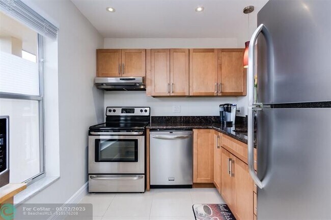 Building Photo - 5901 NW 61st Ave