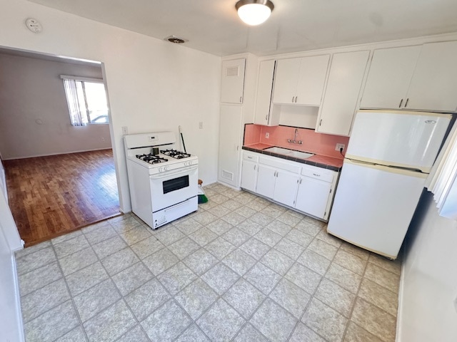 Building Photo - 3728 Ingraham St