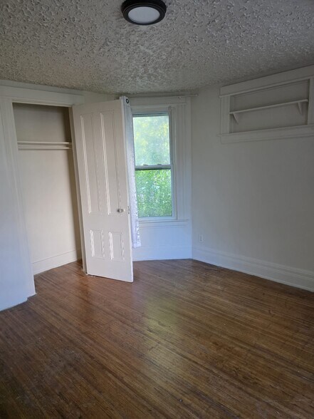 Building Photo - 220 Glenwood Ave
