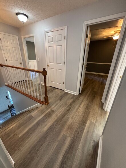 Building Photo - 2501 Water Run Ct