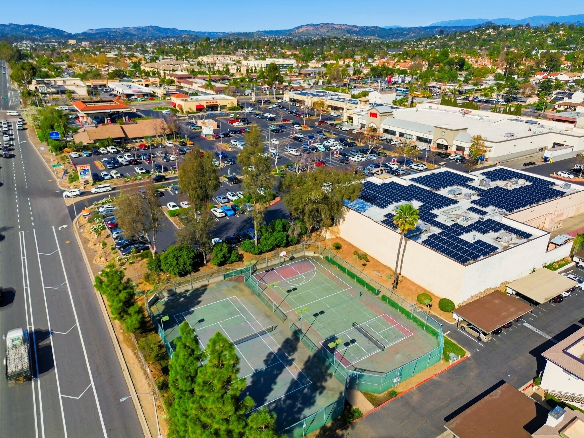 Building Photo - 450 W Vermont Ave