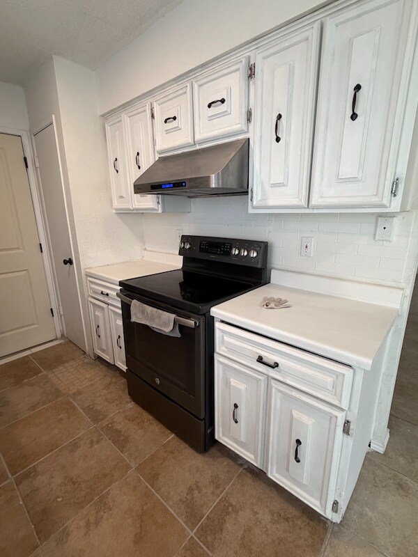 Building Photo - 2910 Golden Meadow Dr