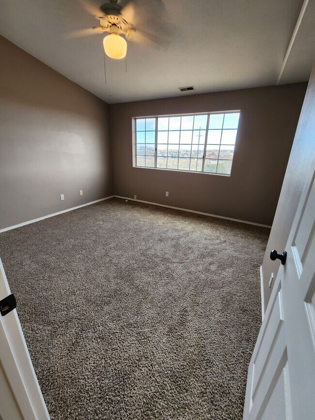 Building Photo - 988 W 1225 S