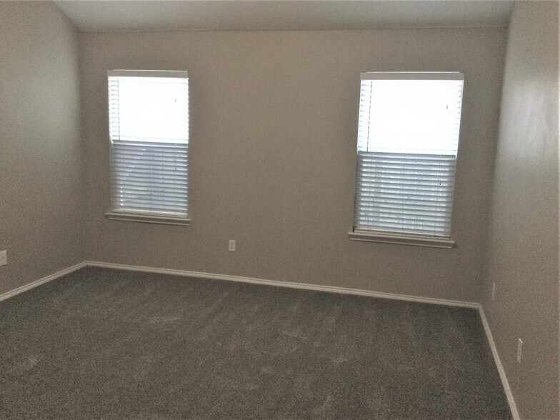 Building Photo - 923 Plumeria Dr