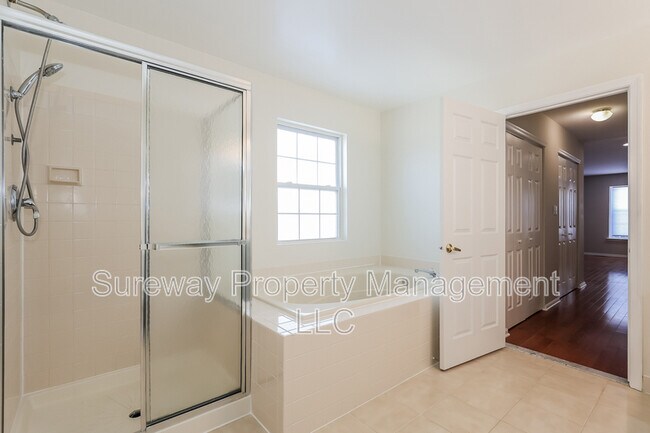 Building Photo - 18 Leighton Dr