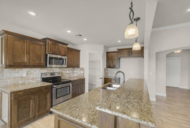 Building Photo - 1101 Chattie Dr