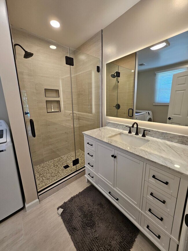 Building Photo - COMING SOON- Charming Single Family Home with Pool in Burbank
