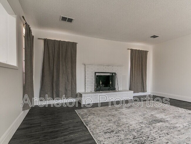 Building Photo - 4508 NW 26th St