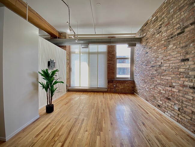 Building Photo - 417 S Jefferson St