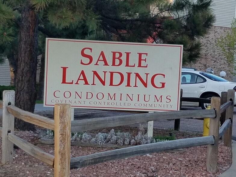 Building Photo - 14740 E Kentucky Dr