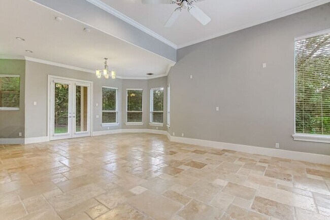 Building Photo - Stunning 5-Bedroom Pool Home on Nearly 2 Acres!