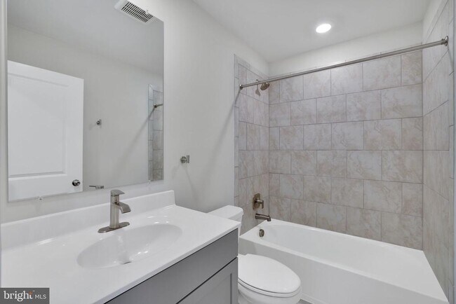 Building Photo - 2782 Bridgewater Dr