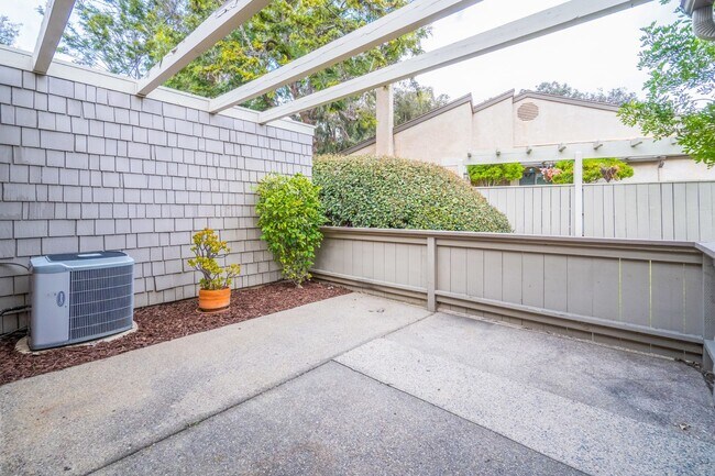 Building Photo - San Diego Desirable Del Cerro - APRIL FREE - 3 bed / 2 bath Attached Home w Garage, Patio, and A/C