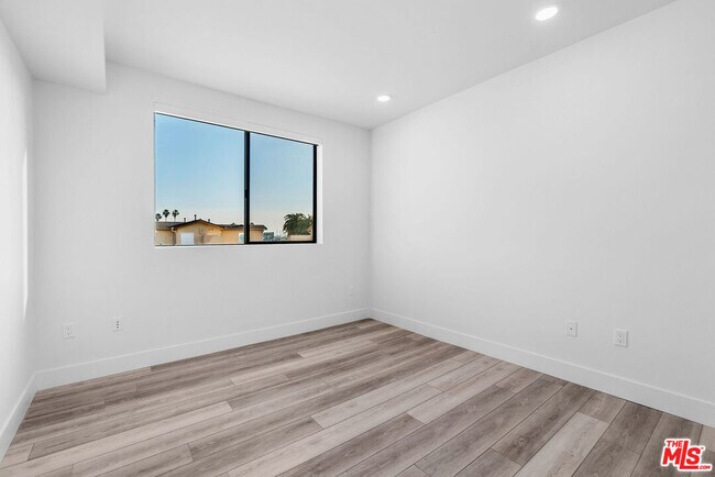 Building Photo - 3632 Keystone Av