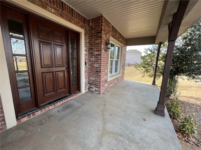 Building Photo - 1004 NE Carnahan Ct