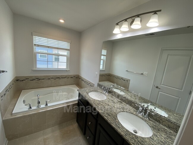 Building Photo - 2803 Wheatland Station Way