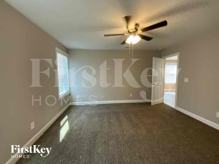 Building Photo - 131 Fir Dr