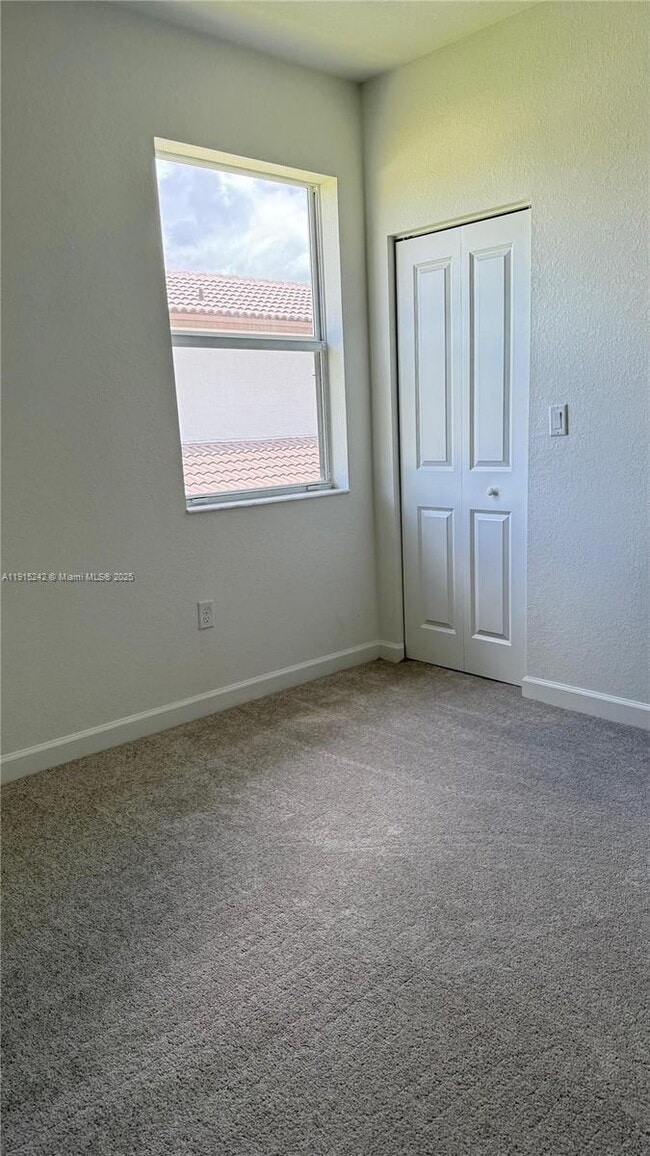 Building Photo - 2984 SE 23rd Ave