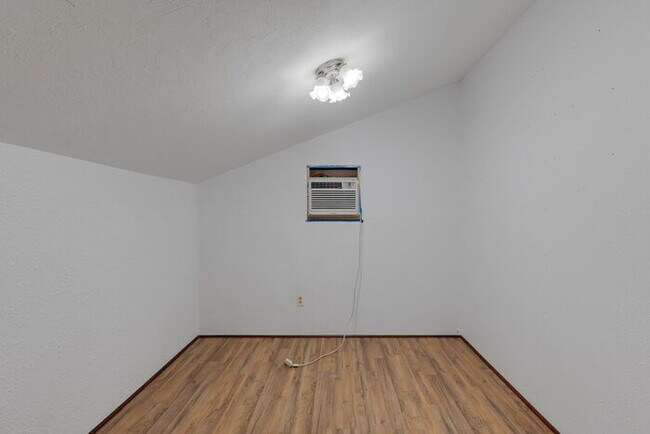 Building Photo - FOUR BEDROOM CHARMER WITH ADU IN CASTLE ROCK