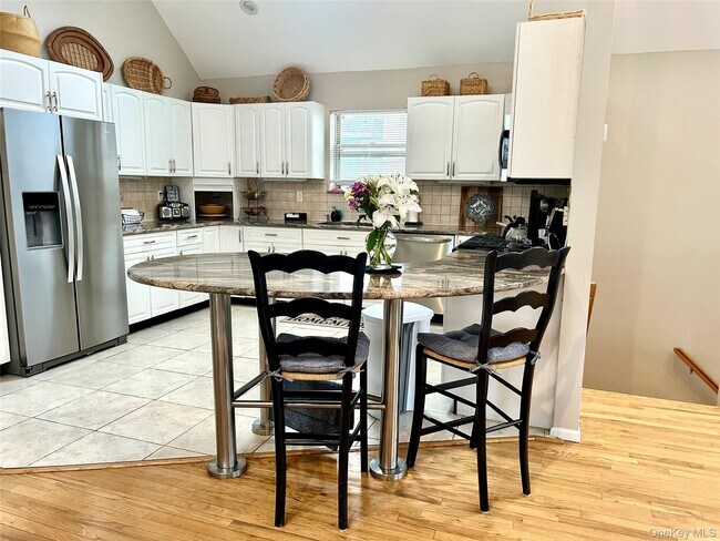 Building Photo - 259 Lincoln Blvd