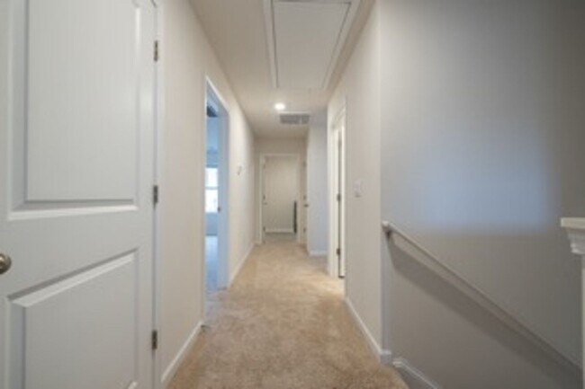 Building Photo - 4 Bedroom Home in Pendleton, SC