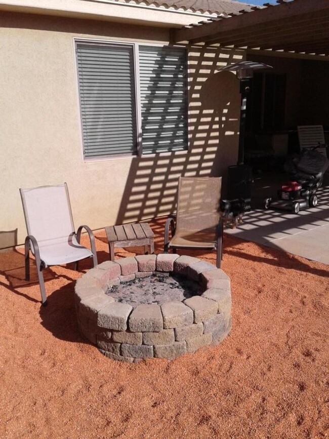 Building Photo - 3 bed 2 bath in Coral Canyon