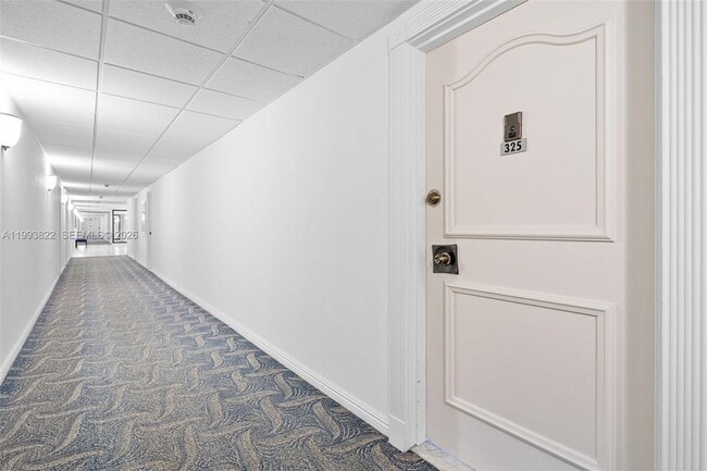 Building Photo - 500 Bayview Dr