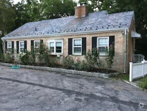 Building Photo - 104 Horseshoe Rd