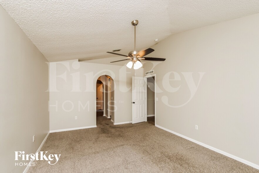 Building Photo - 544 Gagnon St SE