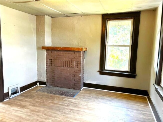 Building Photo - 3233 Orchard St