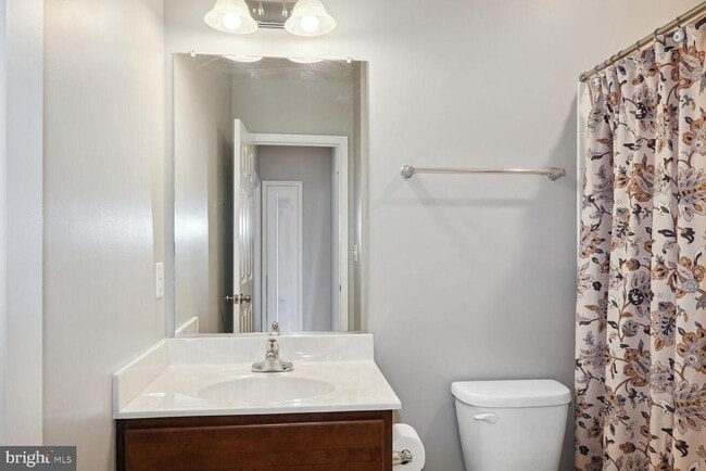 Building Photo - 557 Leftwich Ln