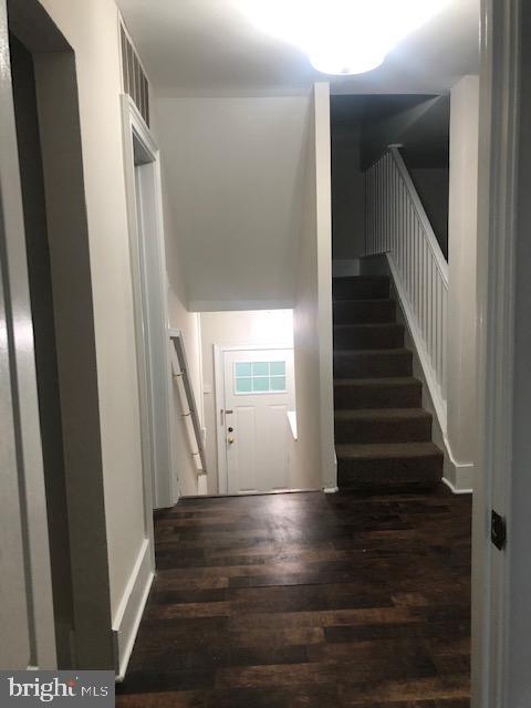 Building Photo - 920 Collings Ave