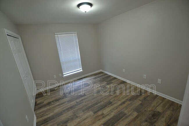 Building Photo - 5157 Cumberland Cove Dr