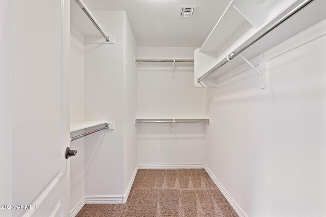 Building Photo - 2209 E Hazeltine Way