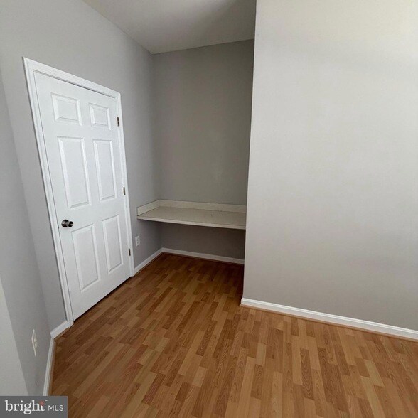 Building Photo - 10730 Symphony Way